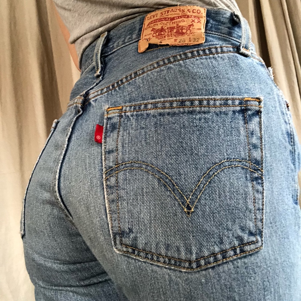 High Waisted Levi’s Mom Jeans